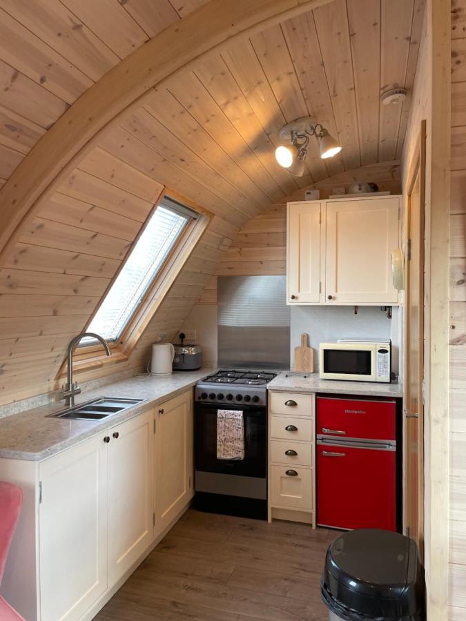 Squirrel Glamping Pod School House Farm Hotel Leighton  Exterior photo