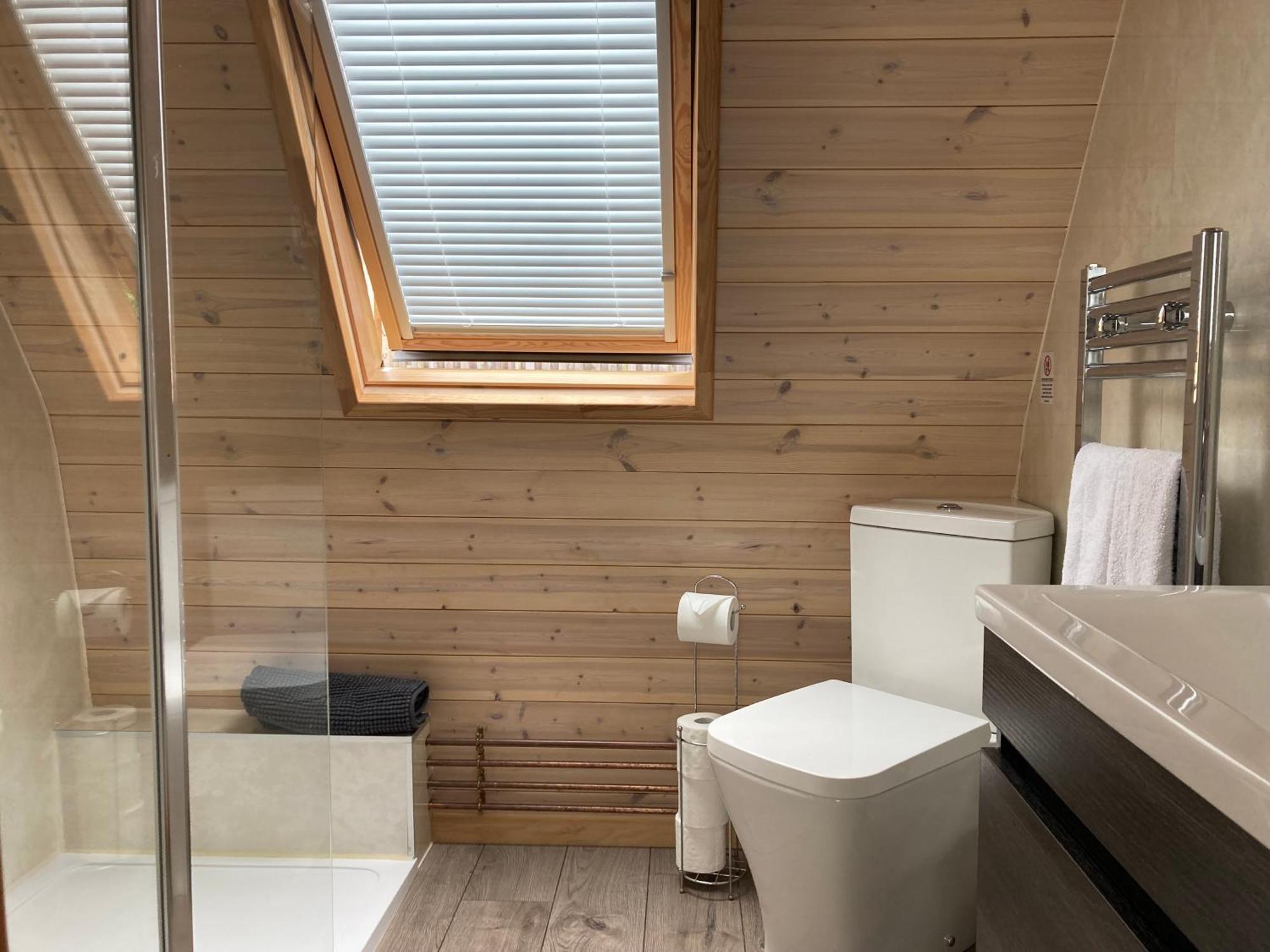 Squirrel Glamping Pod School House Farm Hotel Leighton  Exterior photo